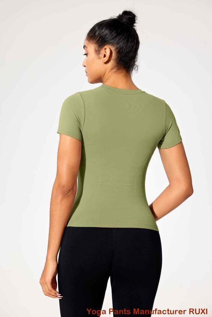 yoga shortilari 4 dyuym