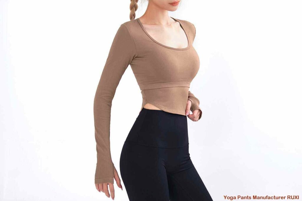 yugurish qisqa shortilar