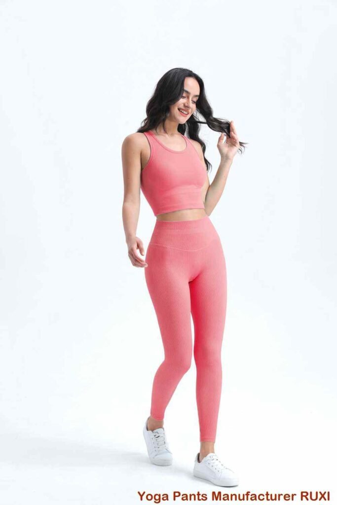 ayollar qora golf shortilari